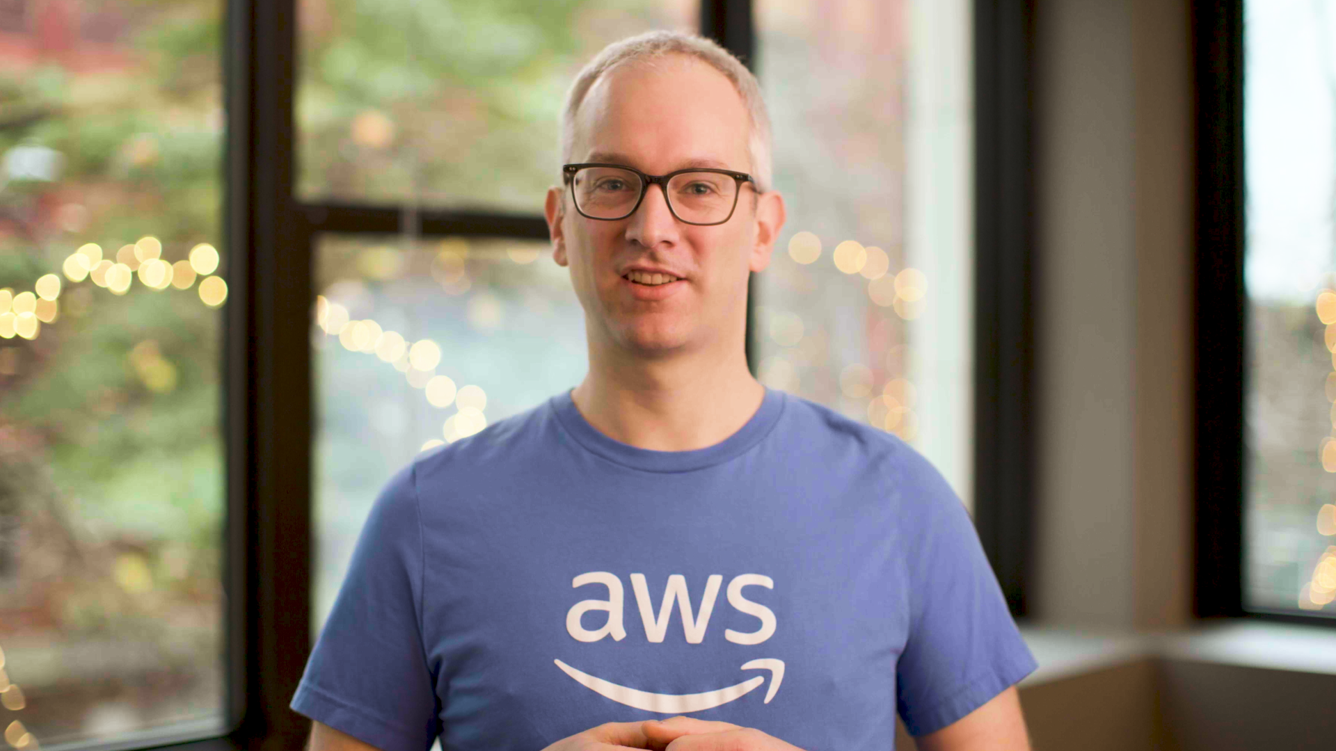 Panel de Amazon CloudWatch para auditoría y habilitación de telemetría multi-región